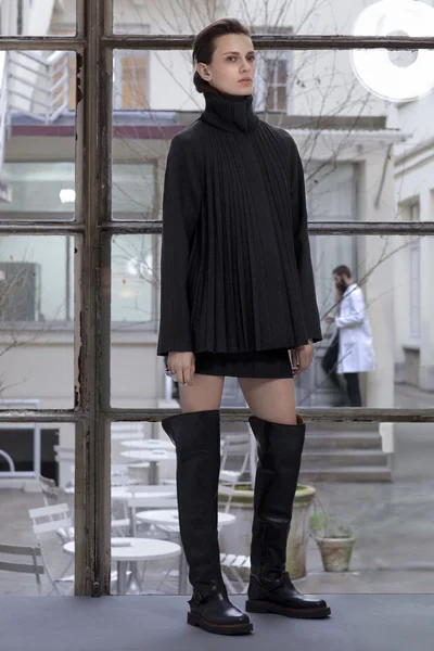 Look 15